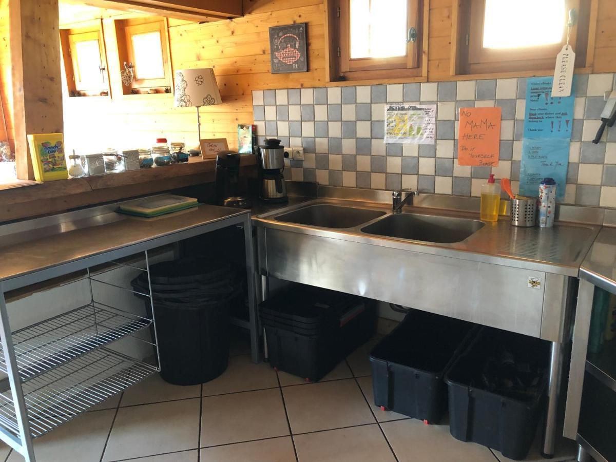 Central Hostel Châtel Dış mekan fotoğraf