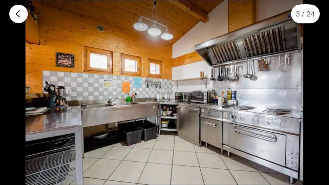 Central Hostel Châtel Dış mekan fotoğraf